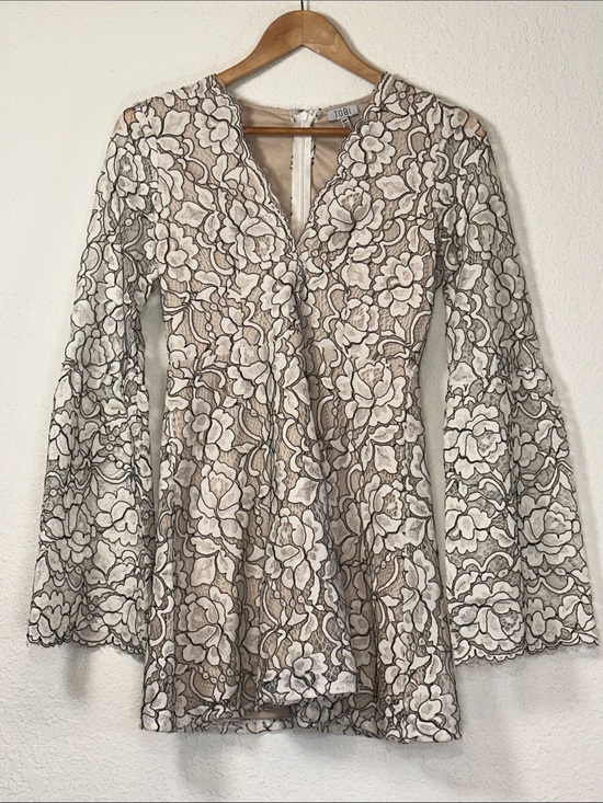 Tobi Dresses & Skirts - Tobi Cream Floral Lace Bell Sleeve Dress with Nude Underlay